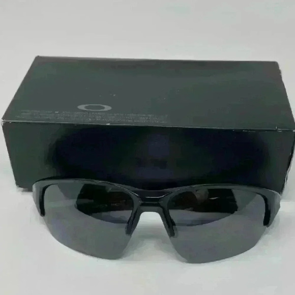 BRAND NEW IN BOX Oakley 0OO9363 Flak Beta Polished Black Black  Iridium DISCOUNT - Picture 2 of 3
